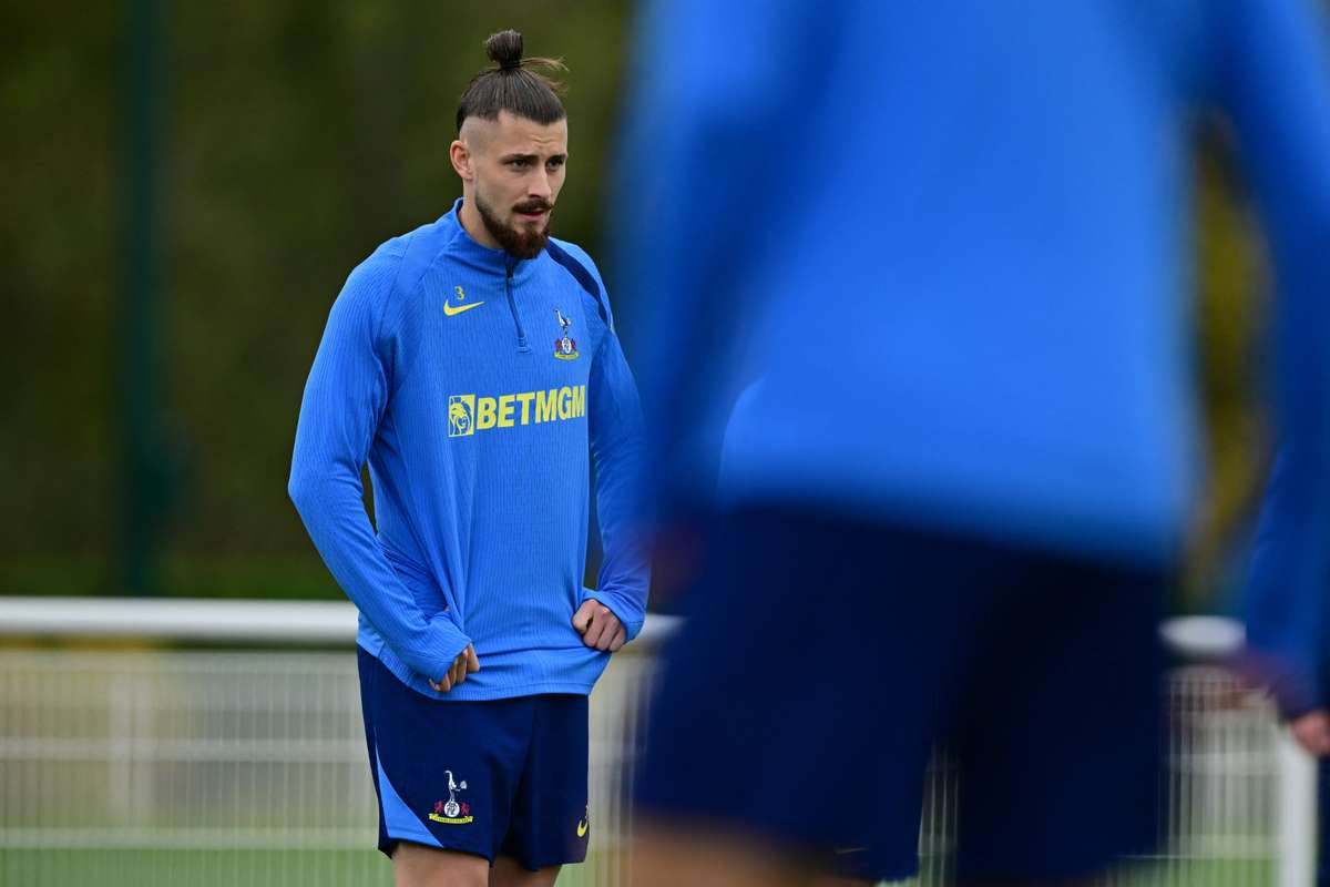 Fabrizio Romano a discutat despre viitorul lui Radu Dragusin1766774354