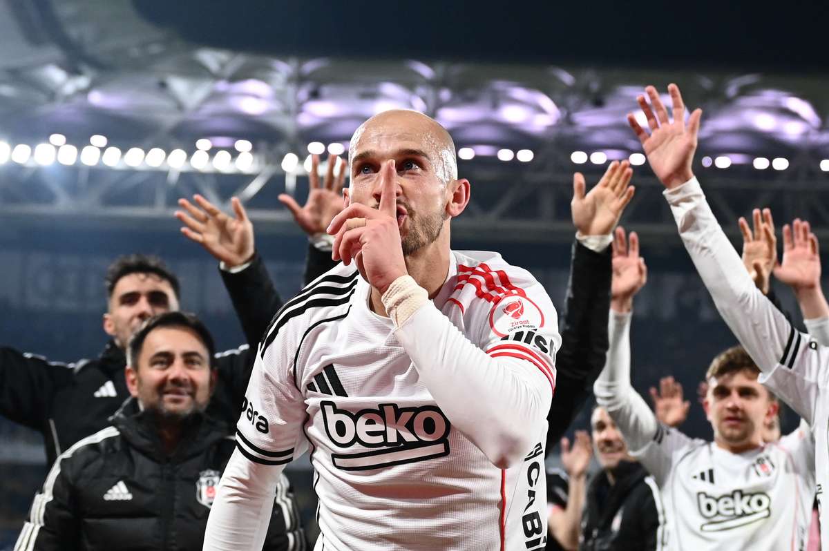 Fenerbahce a inceput prost in Cupa Turciei Infrangere cu Besiktas1766526551