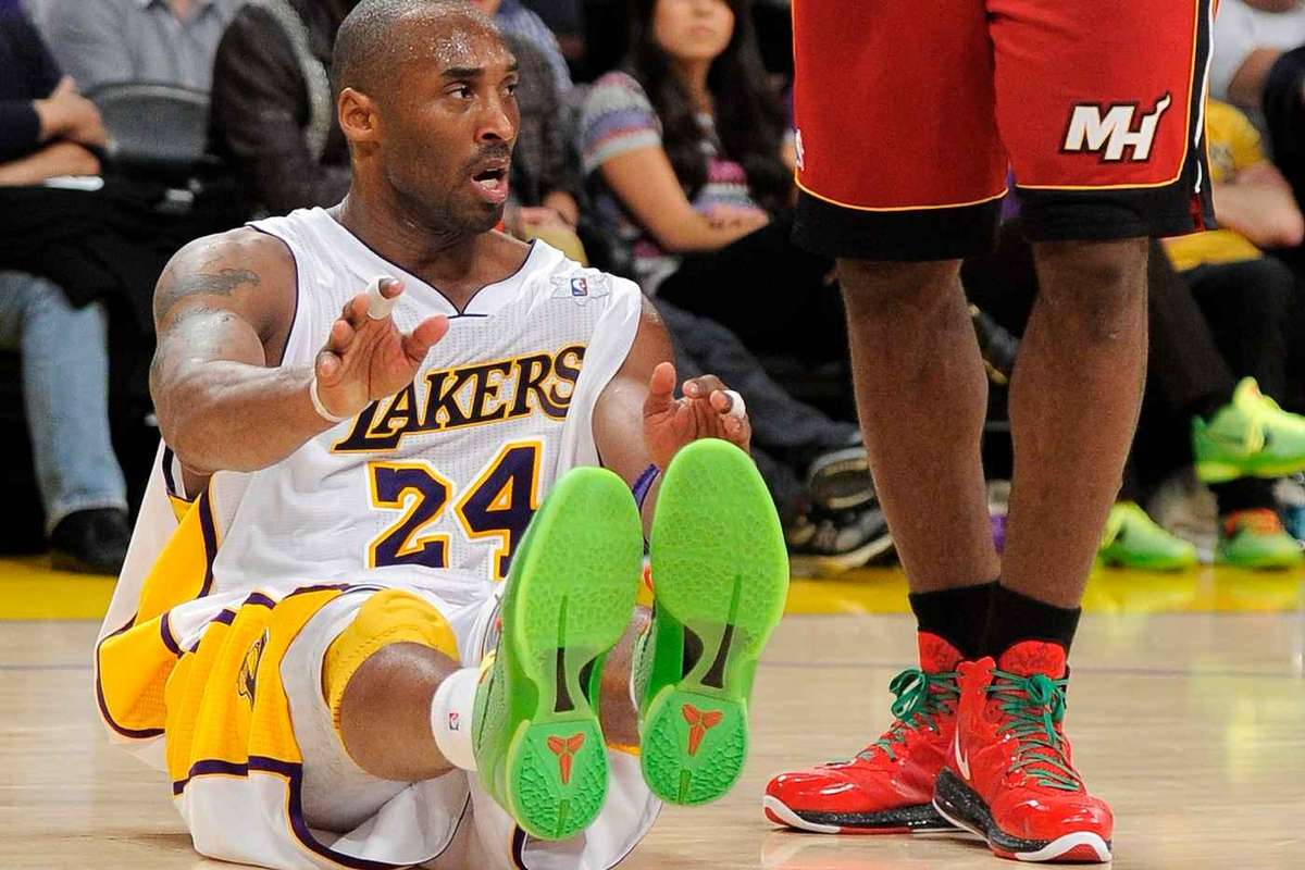 Ghetele lui Kobe Bryant de Cracun 2010 licitate 10 milioane dolari1766234961