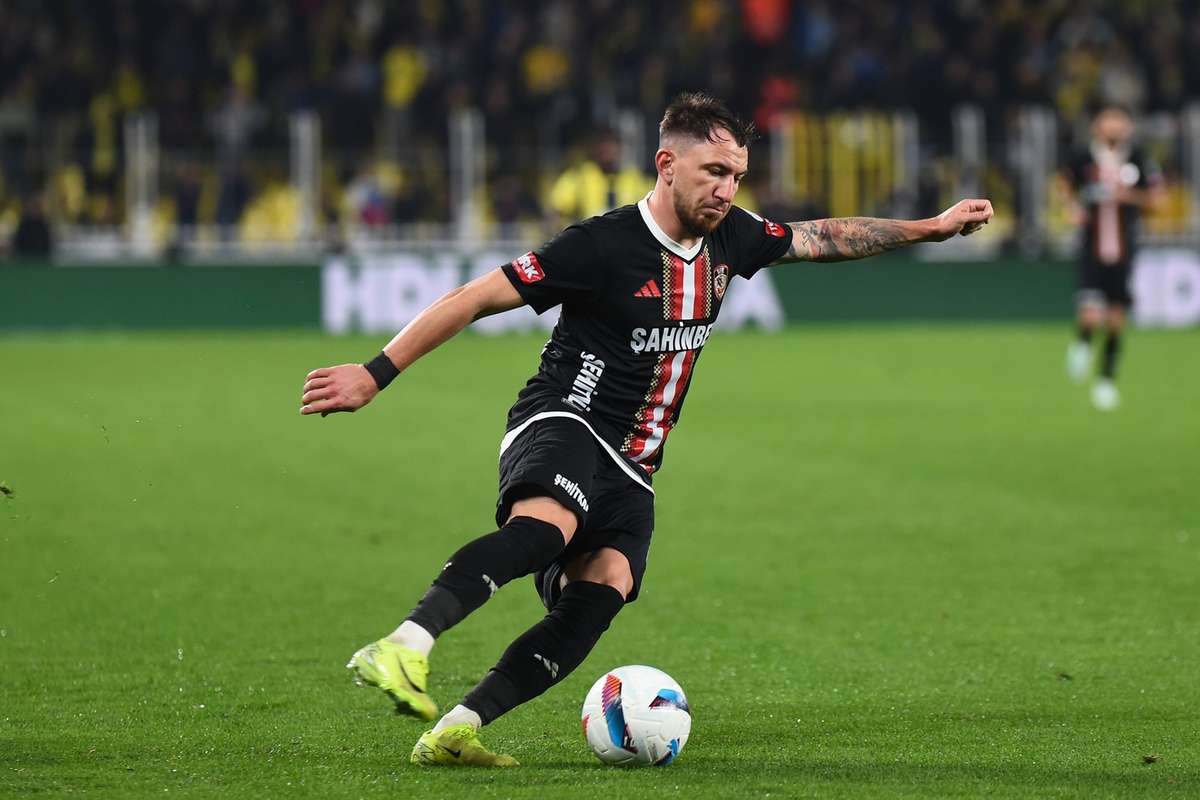 Gol incredibil marcat de Sorescu in Cupa Turciei1765992611