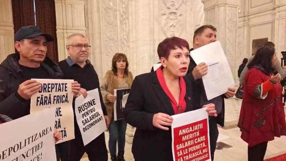 Ilie Bolojan huiduit de angajatii Parlamentului1764683874