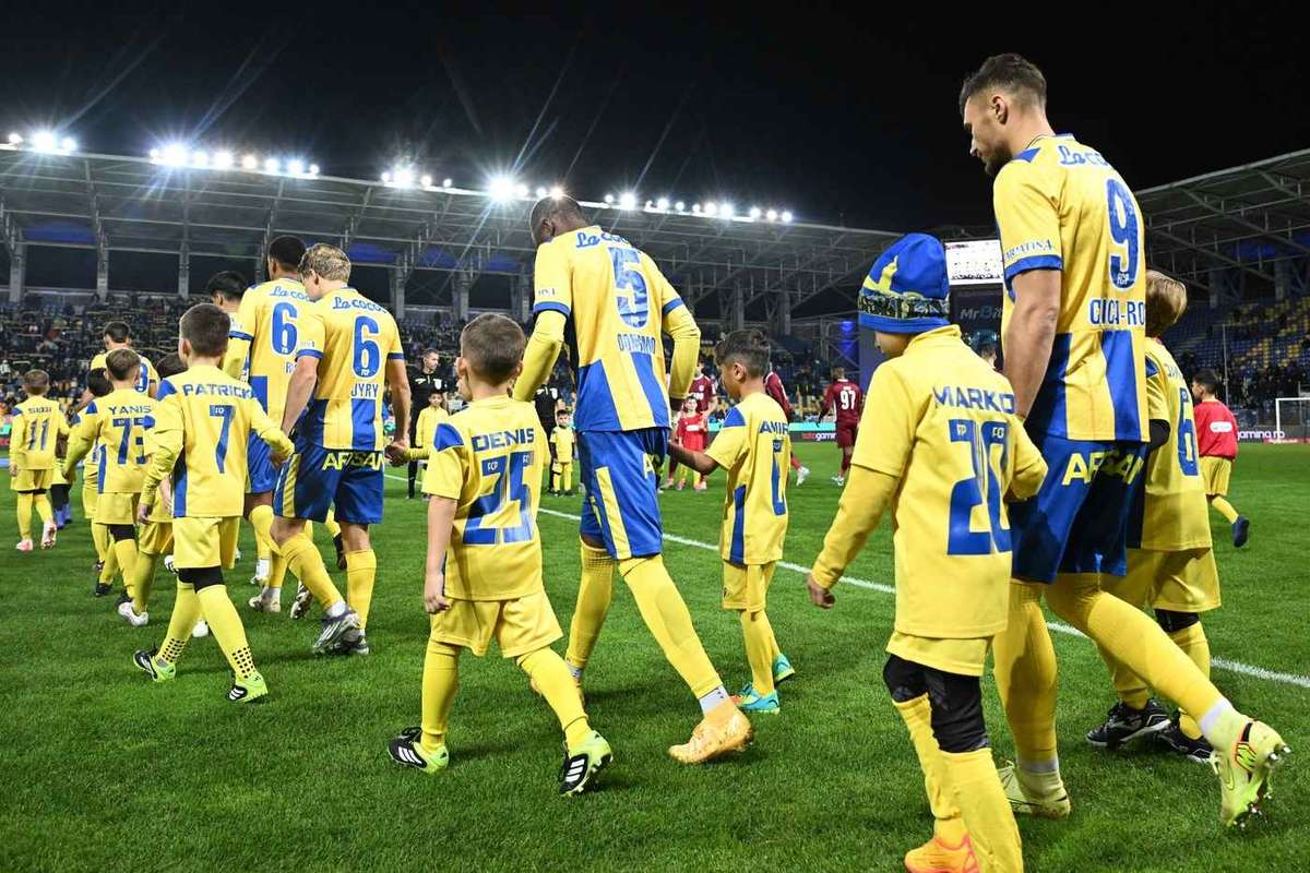 LIVE Petrolul Metaloglobus echipele cu putine puncte1764605892