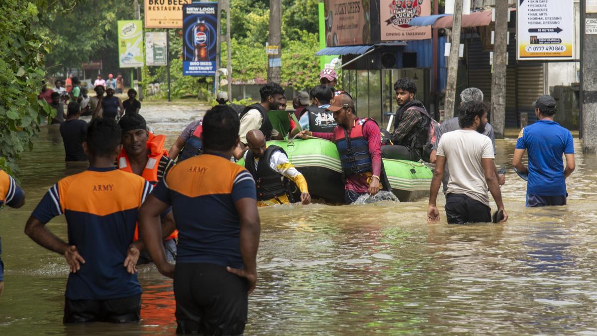 Mesajul lui Nicusor Dan dupa inundatii fatale in Asia1764696482
