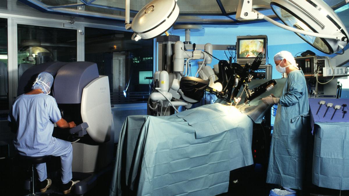 Ministerul Sanatatii va finanta spitalele cu roboi chirurgicali1767117508