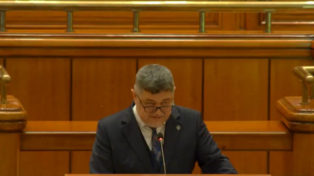 Motionea de cenzura impotriva Guvernului este citita1765211222