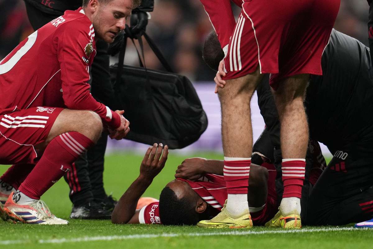 Probleme fara sfarsit la Liverpool accidentare pentru cel mai scump jucator1766401156