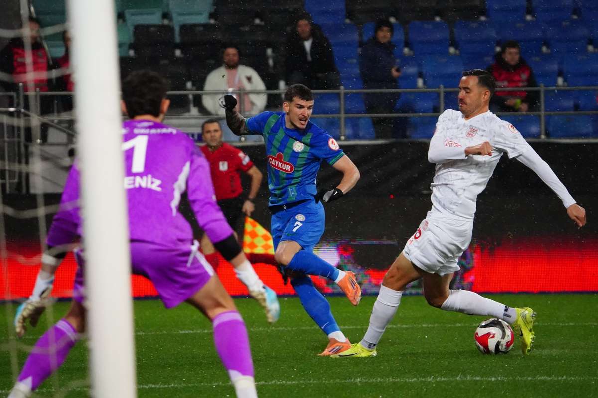 VIDEO Gol i pasa de gol pentru Mihil1764695898