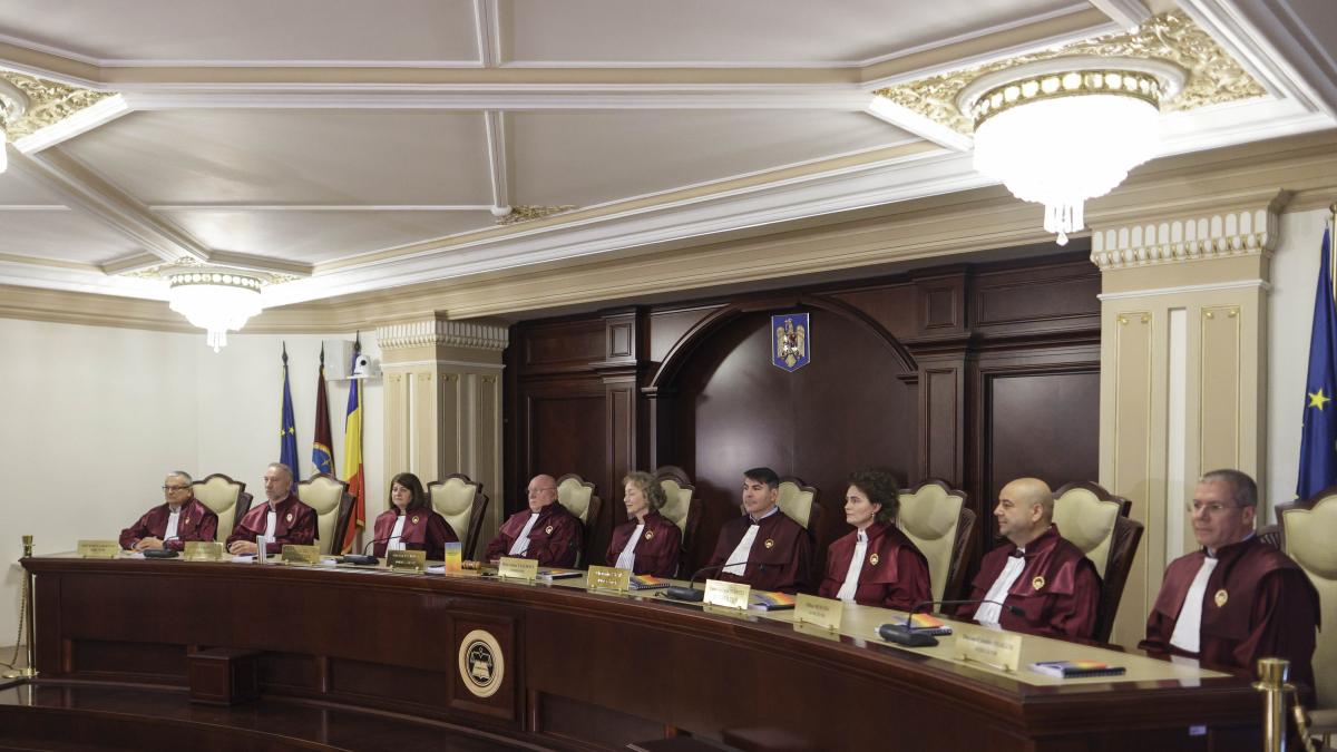 Zi decisiva la CCR Pensiile si taxele locale1765354618