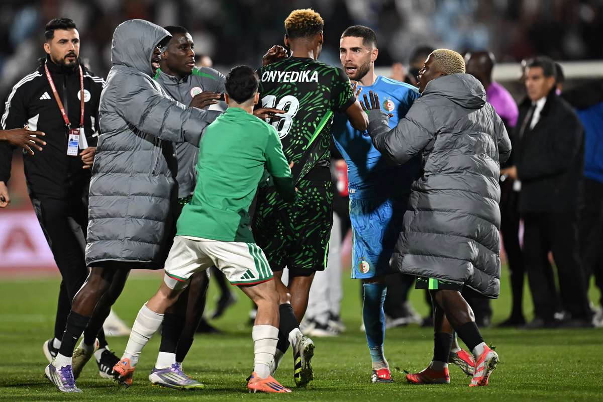 CAF investigheaza conflictul jucatorilor dupa Nigeria Algeria1768226912