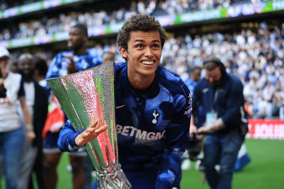 Crystal Palace transfera atacantul lui Tottenham in mutare record1767370117