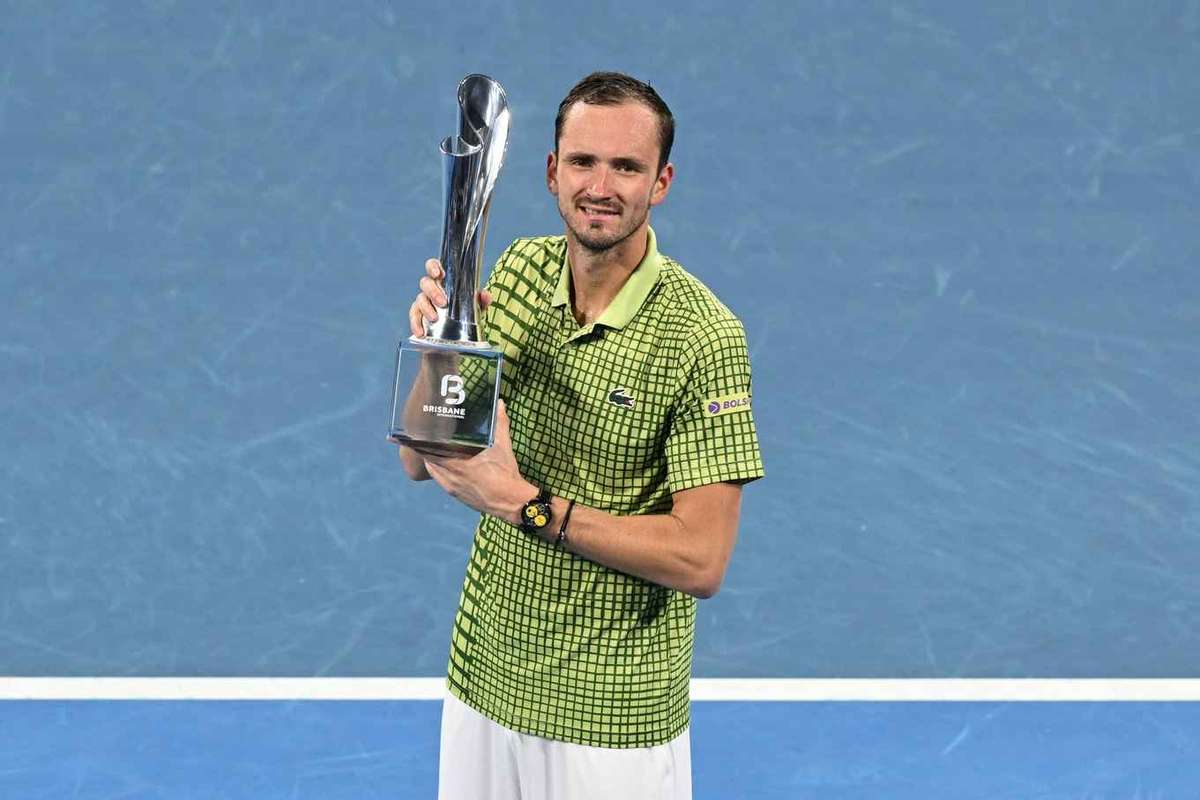 Daniil Medvedev se pregateste pentru Australian Open cu un trofeu de la Brisbane1768132699