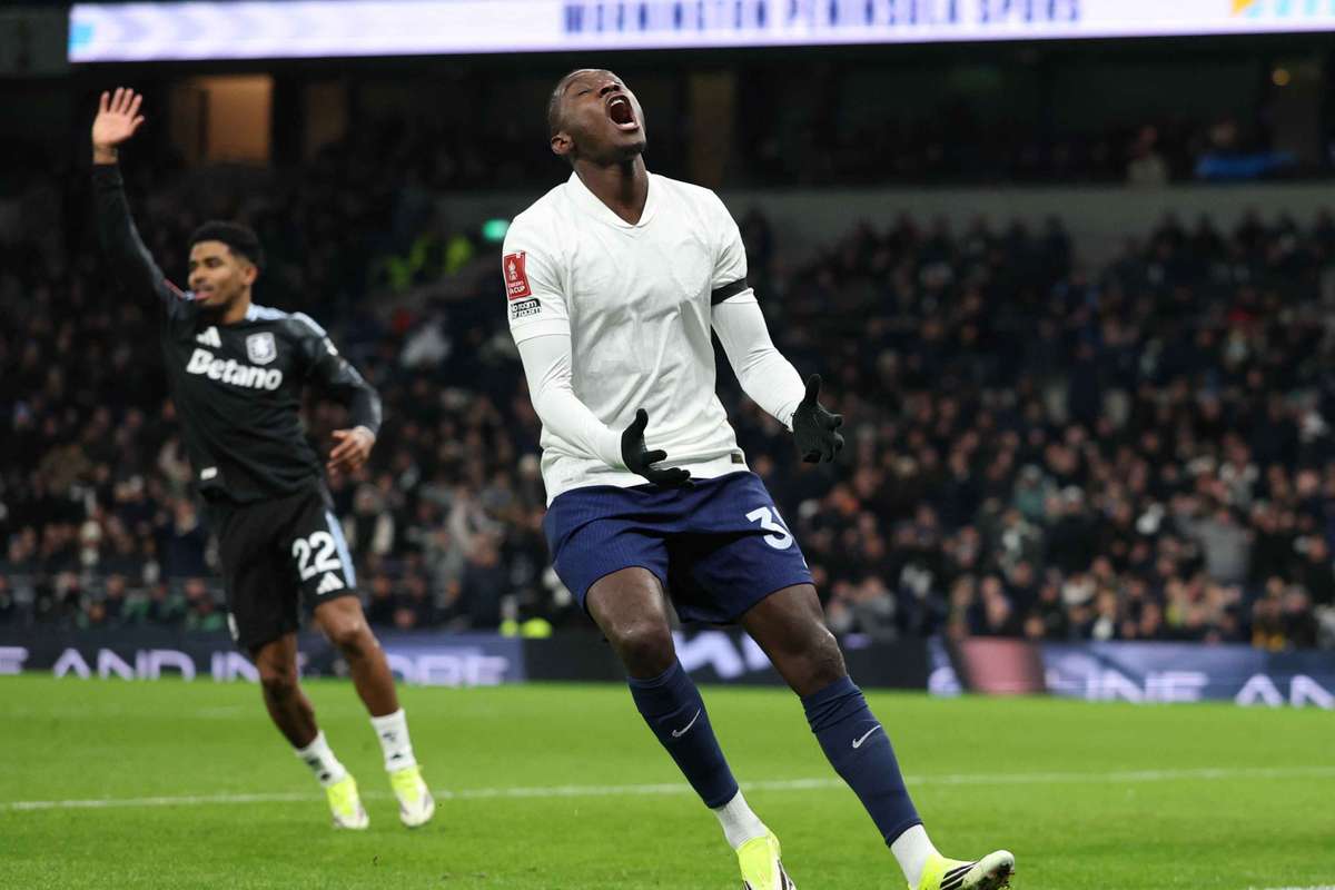 Doi fotbalisti de la Tottenham au fost implicati intr un accident de circulatie1769548652