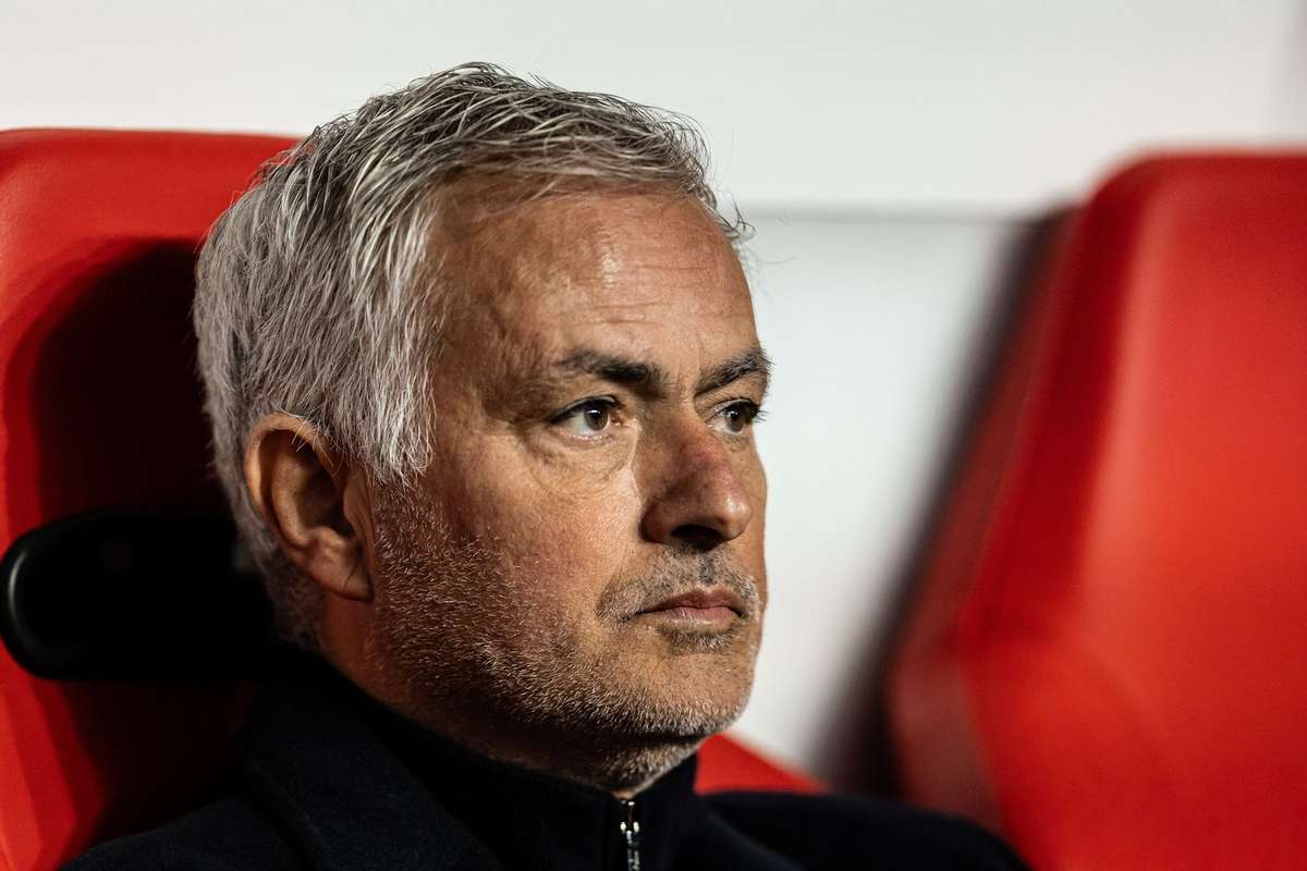 Jose Mourinho le cere jucatorilor de la Benfica sa doarma la baza de antrenament1767938910