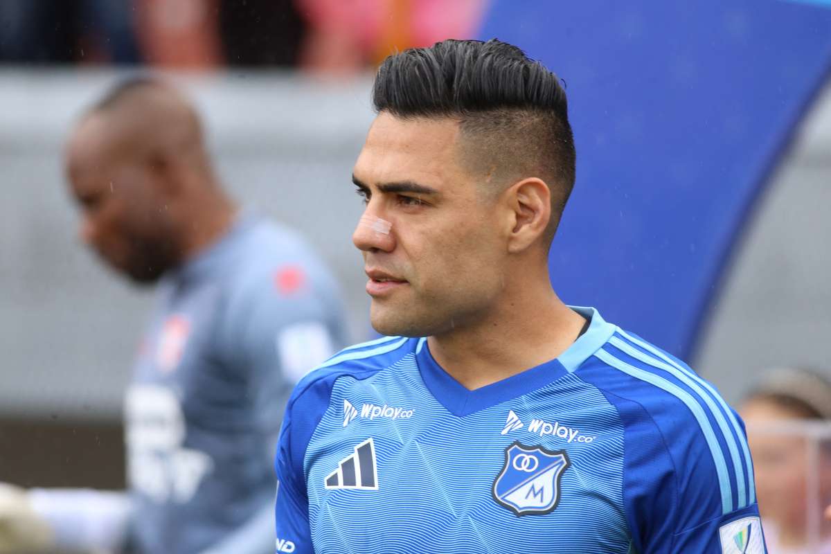 Oficial Falcao semneaza la 39 de ani1767800305