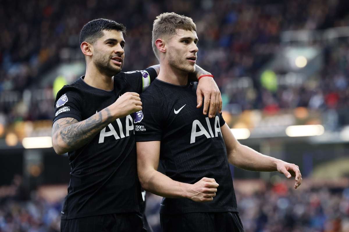 Tottenham obtine un punct in ultimele momente cu Burnley Dragusin intrat pe terren in prelungiri1769278112