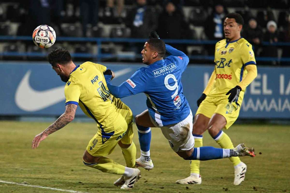 in direct 14 30 superliga petrolul farul lupii si marinarii se confrunta pentru a iesi din criza1769332107