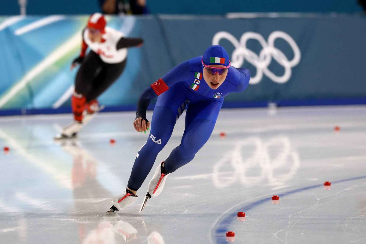 A fost stabilit primul record olimpic la Milano Cortina Italia castiga proba de 3000 de metri la patinaj viteza1770484049