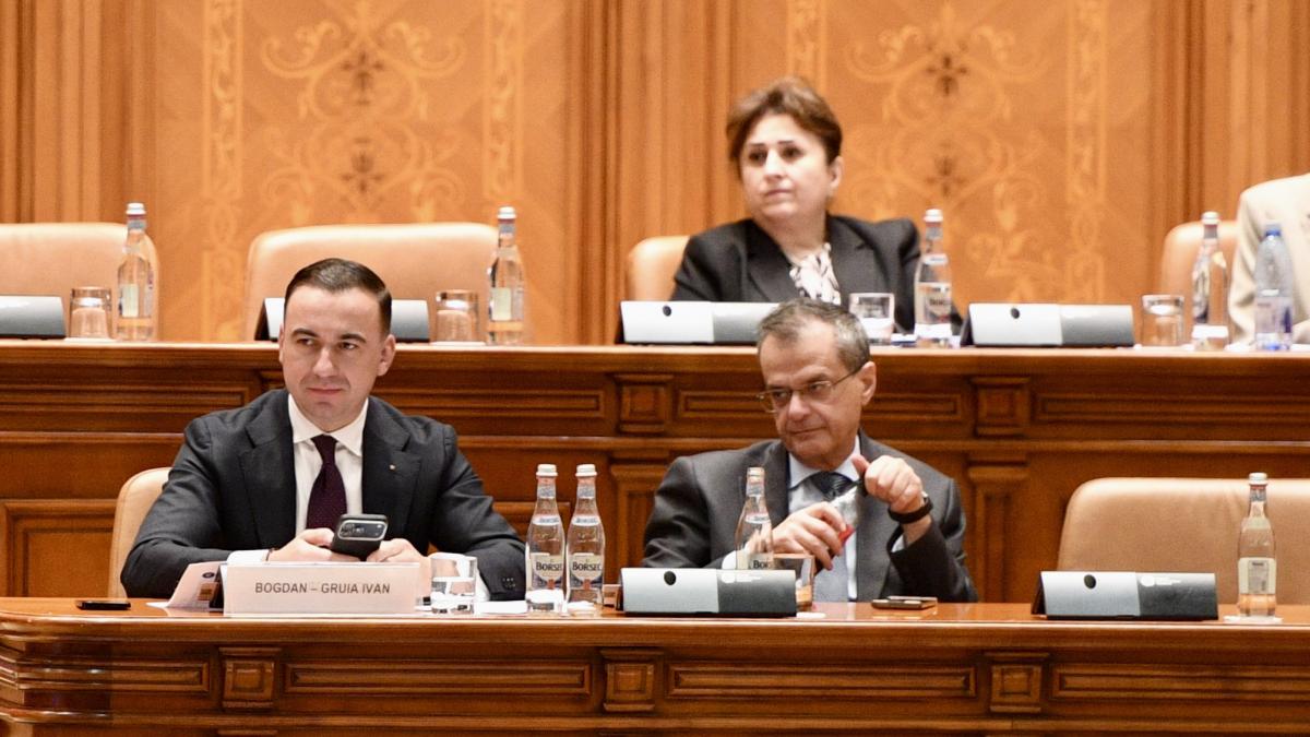 Bogdan Ivan nu se prezinta in Parlament pentru a oferi explicatii despre criza apelor potabile din Curtea de Arges1770640651