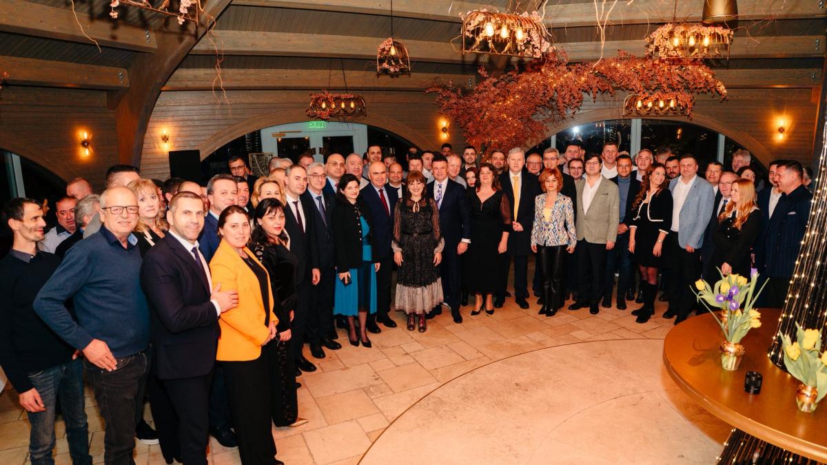 Dupa ce a anuntat tairile din Administratie Bolojan a mers la o petrecere de partid Reactia1772104082