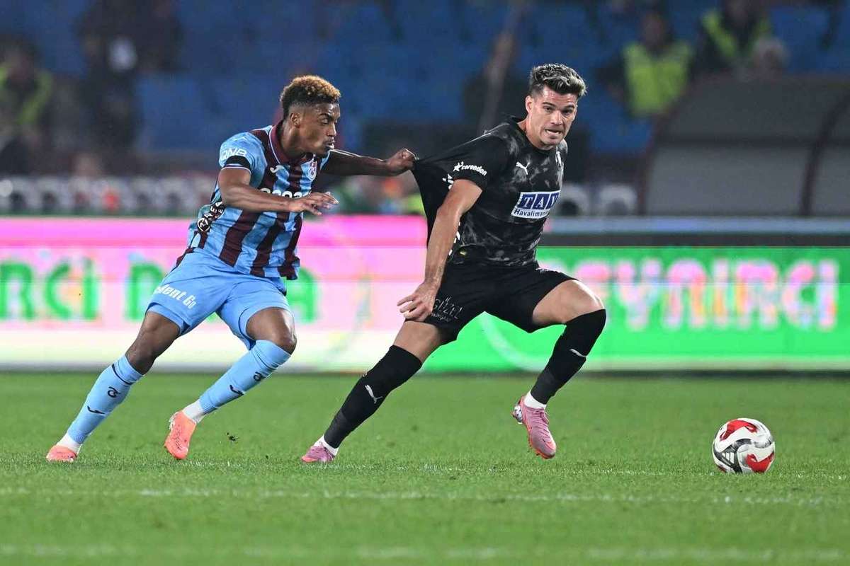 Ianis Hagi intrat ca rezerva nu a reusit sa schimbe soarta meciului cu Galatasaray1772306851