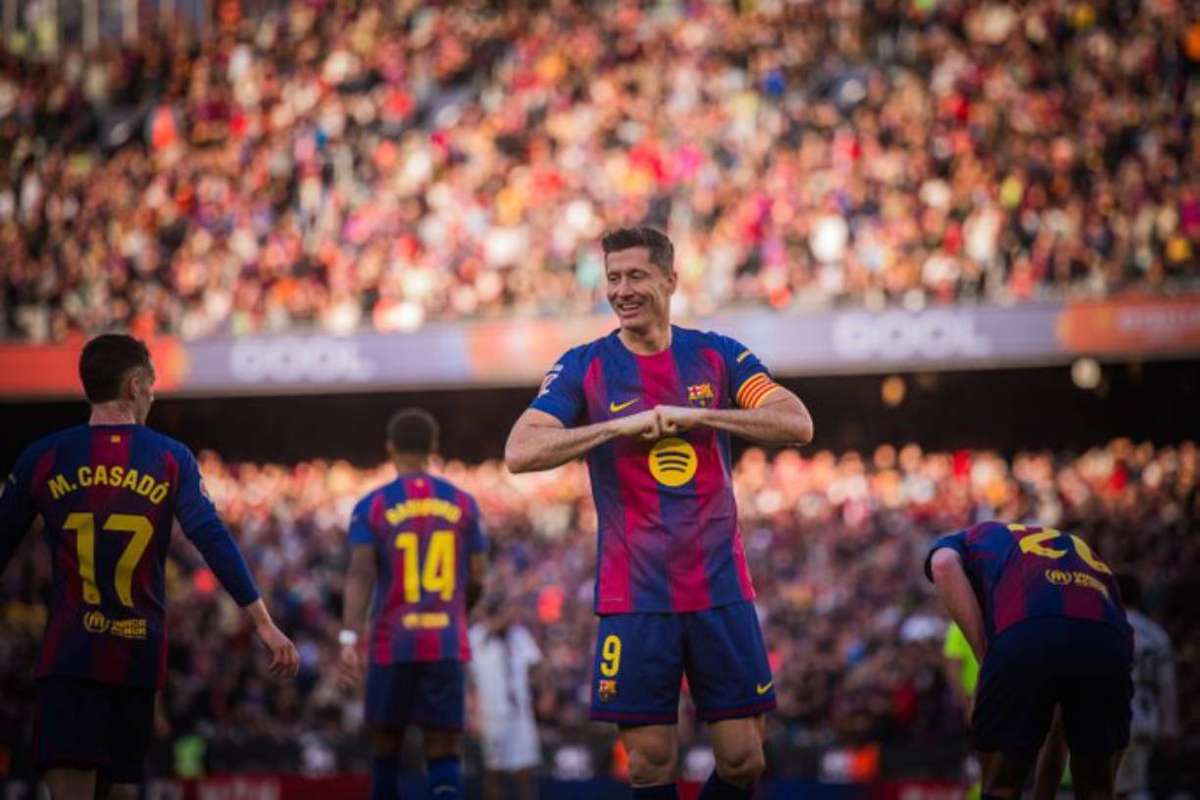 Lewandowski patrunde in topul celor mai buni 15 goleadori din istoria Barcelonei1770543454