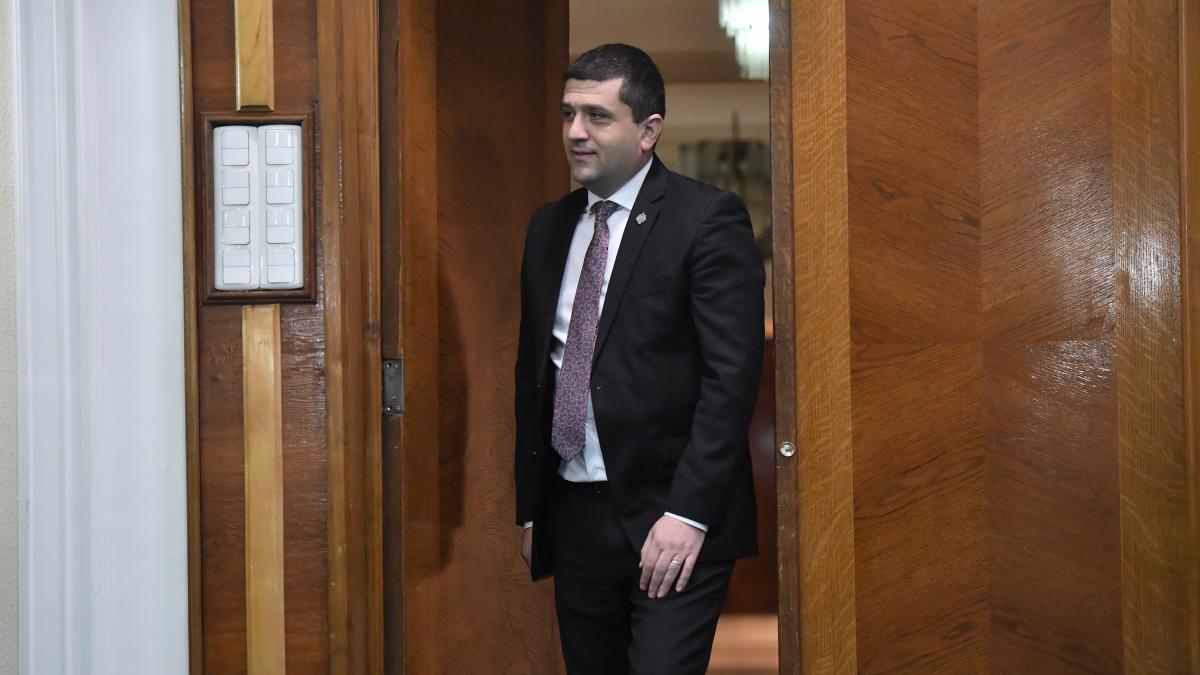 Miruta La Craiova a fost construit un bloc care interfereaza cu radarul militar de la Carcea MApN a emis un aviz1770299267