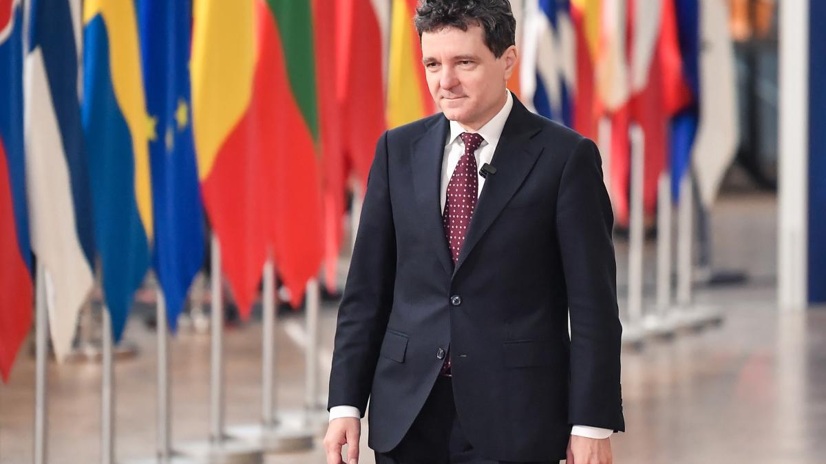 Nicusor Dan Romania poate fi cel mult observator in Consiliul pentru Pace al lui Trump Discutam cu1770928664