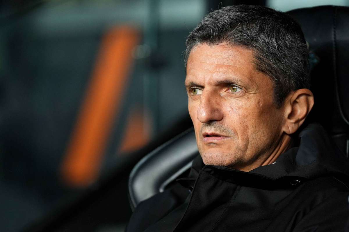 Razvan Lucescu suspendat de UEFA Nu va fi pe banca in meciul tur cu echipa lui Ionut Radu1770563259