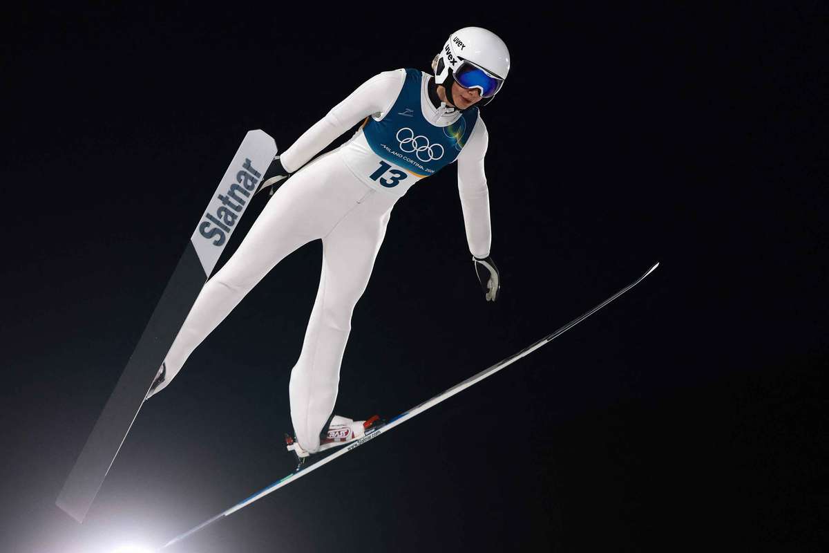 Romania pe locul 12 la sarituri cu schiurile Slovenia castiga medalia de aur olimpica1770761860