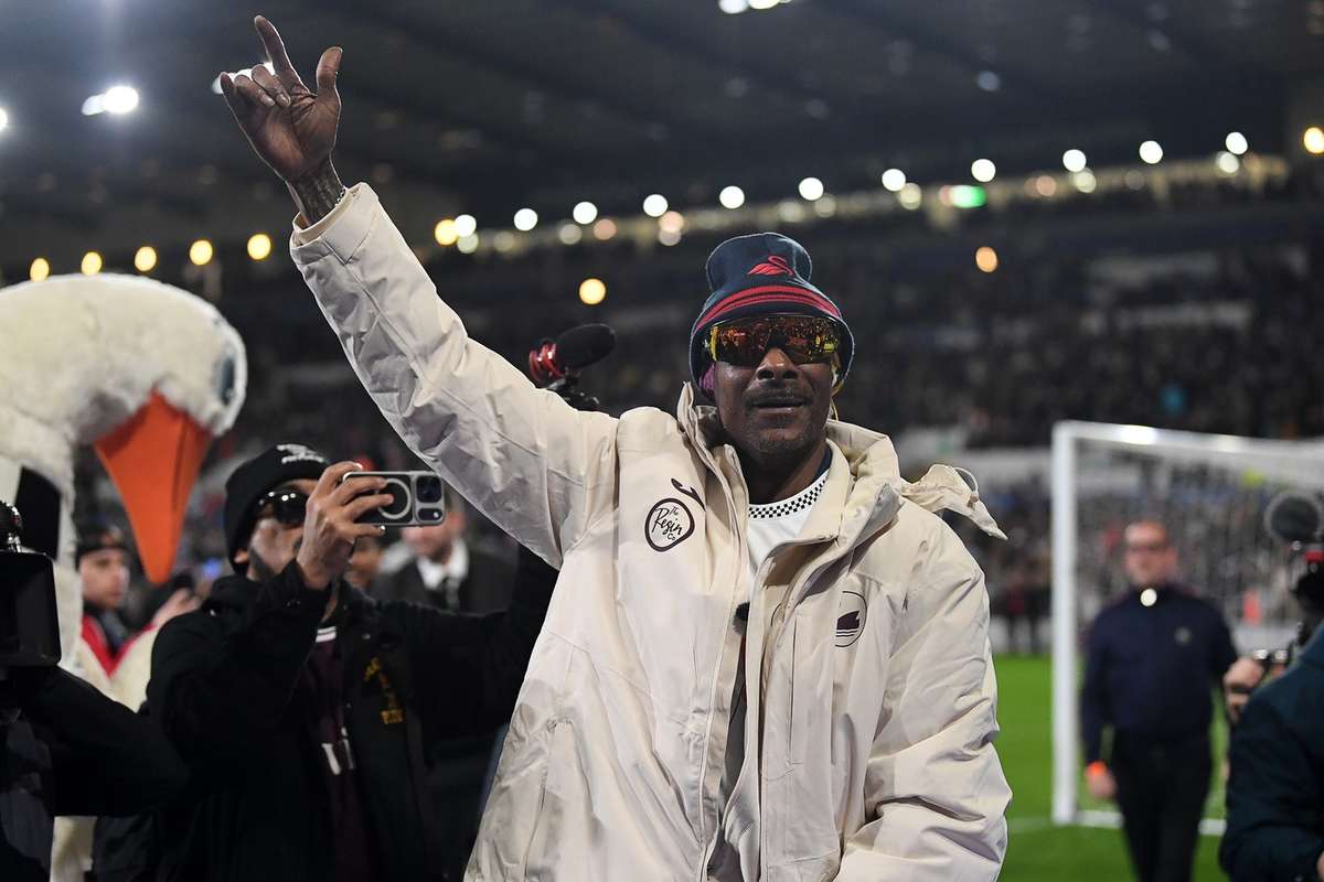 Snoop Dogg a fost prezent la primul meci al lui Swansea Cand am simtit mirosul1772028455