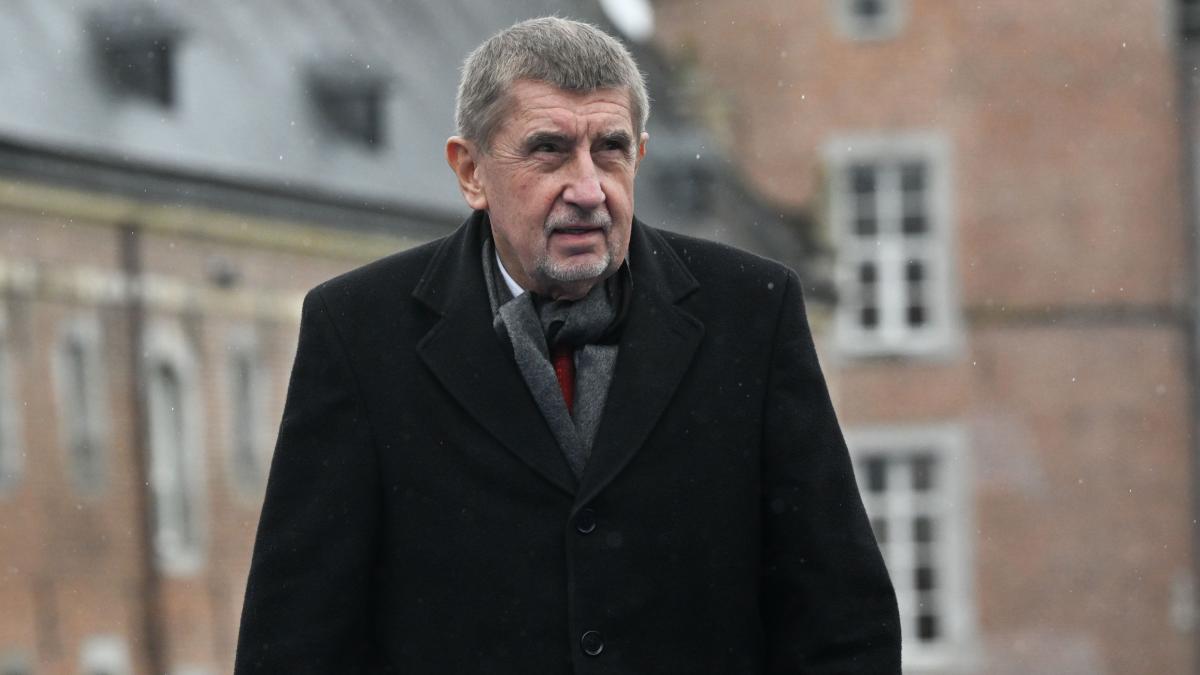 Andrej Babis pastreaza imunitatea parlamentara Legislativul ceh a respins cererea procurorilor1772780861
