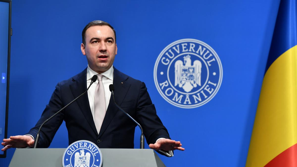 Bogdan Ivan afirma ca Guvernul are la dispozitie 5 scenarii pentru a mentine pretul carburanilor sub 101772999874
