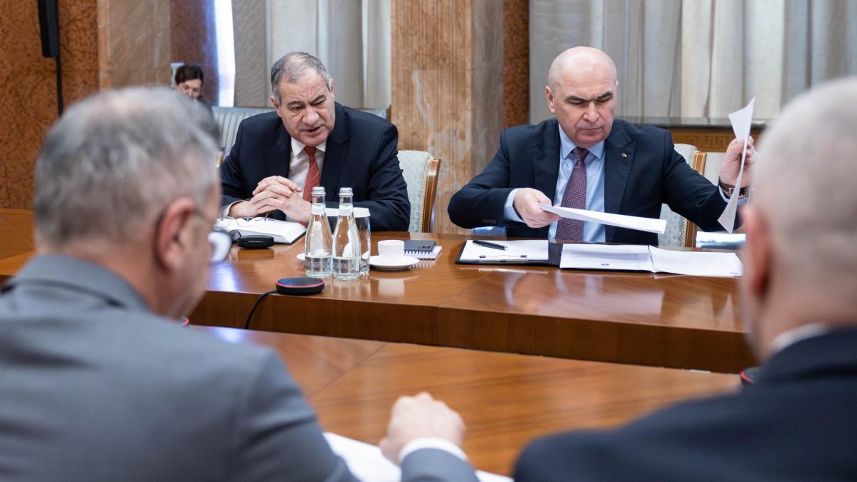 Bugetul pentru 2026 a fost publicat Pensii si salarii inghetate Riscurile idendificate de Guvern1773148659