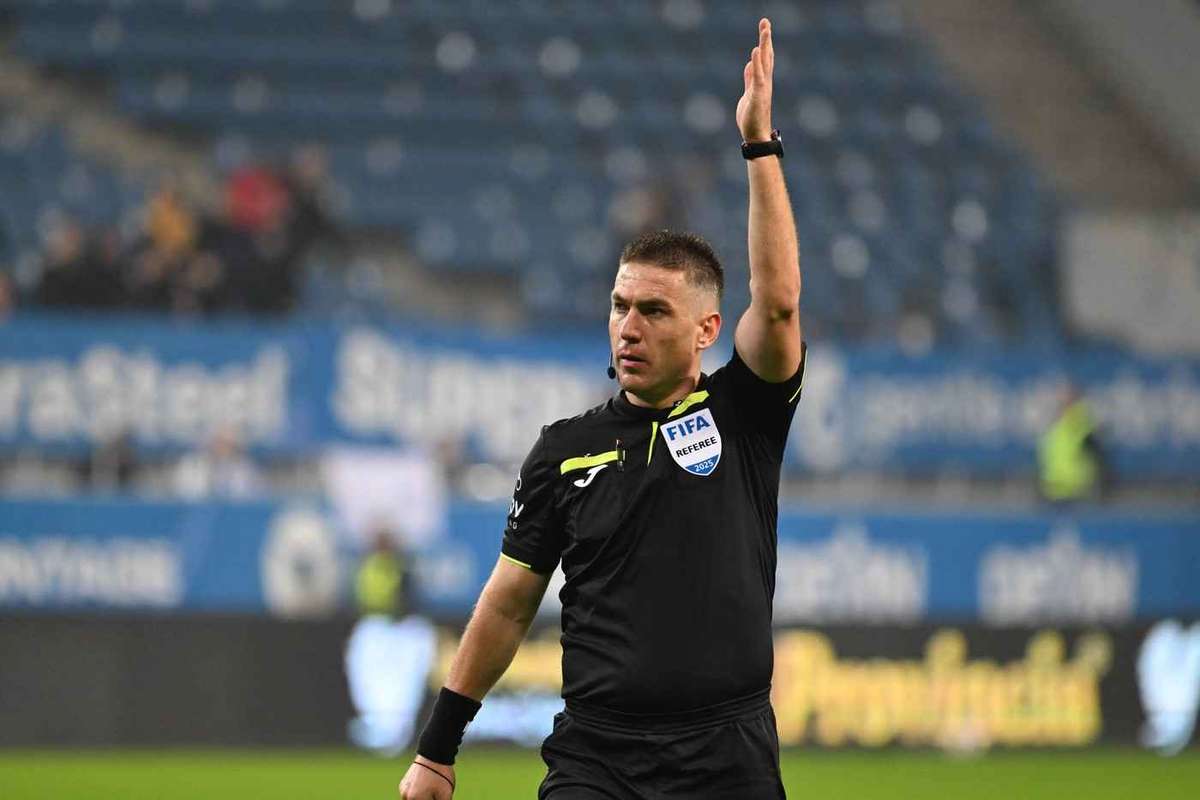 CCA a desemnat arbitru pentru meciul CFR Cluj Dinamo Bucuresti1772991459