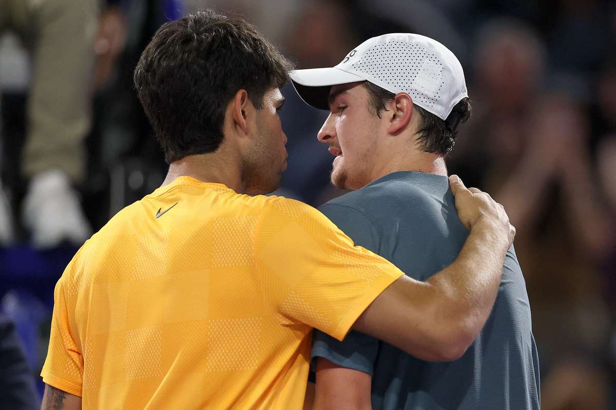 Carlos Alcaraz l a invins pe Joao Fonseca in cel mai asteptat meci al zilei la Miami Open1774075051