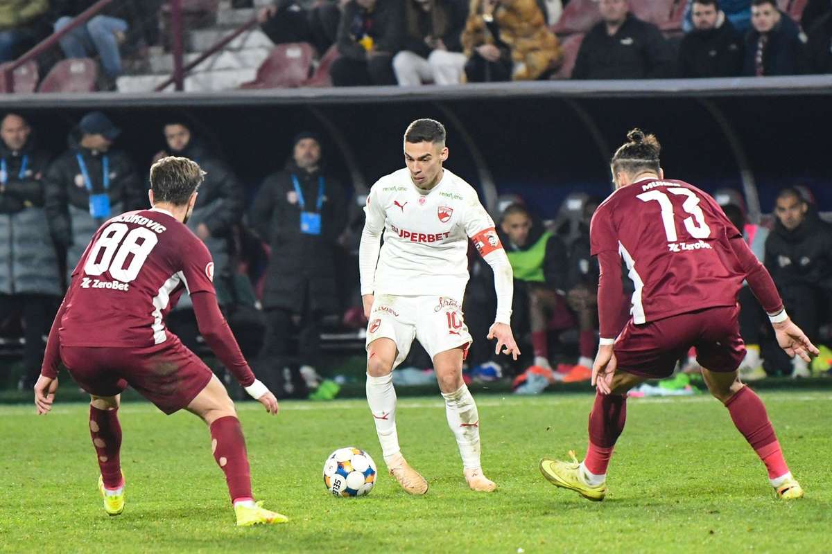 Derby ul CFR Cluj Dinamo in ziua de Paste Programul etapei 4 din play off si play out ul Superligii1774360045