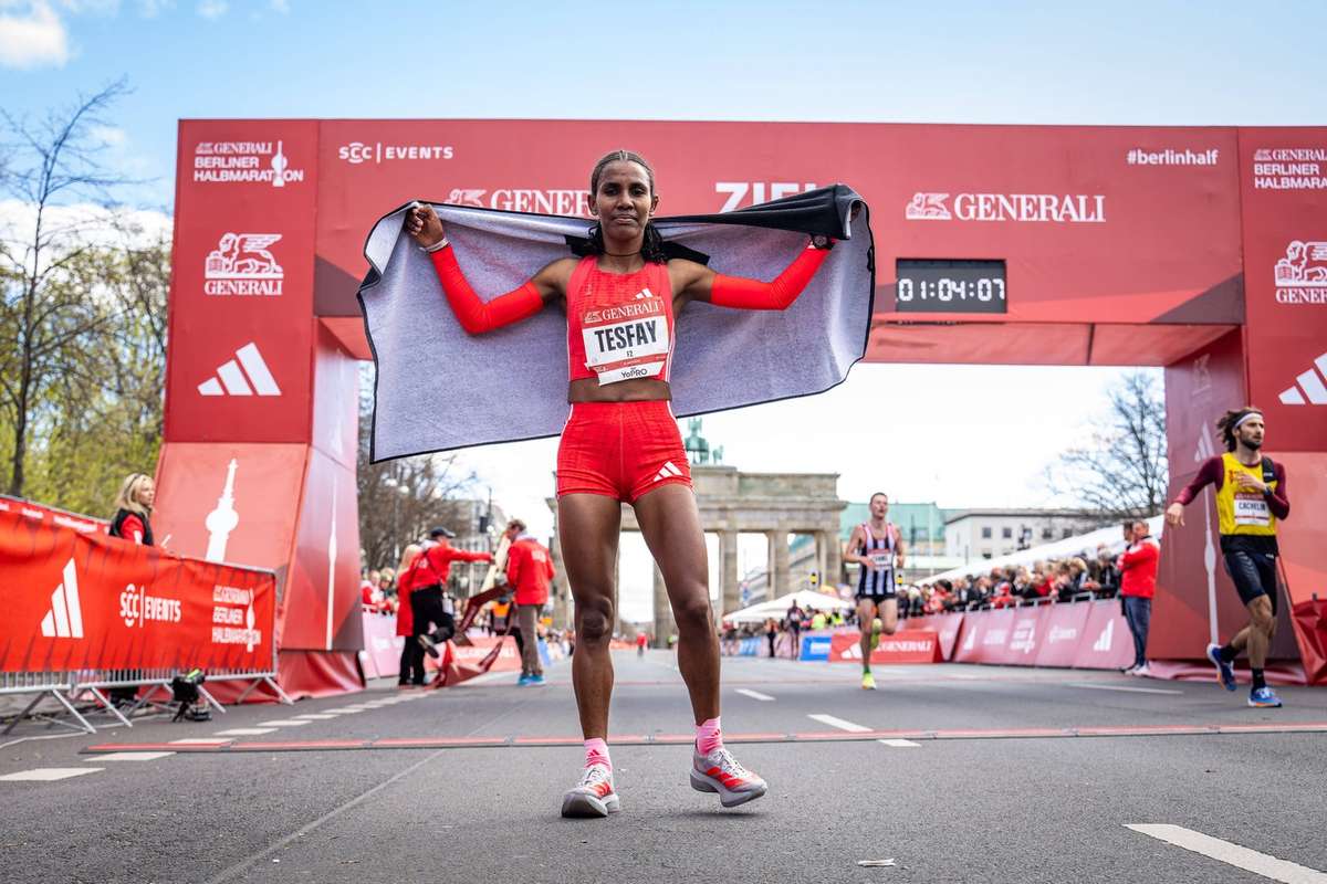 Etiopianca Fotyen Tesfay a realizat al doilea cel mai bun timp din istorie la maraton la Barcelona1773652053