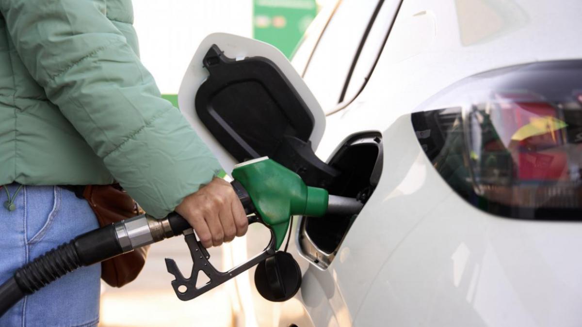 Guvernul a actualizat OUG referitoare la carburani pentru a introduce amenzi Accizele ar putea fi reduse n1774442257