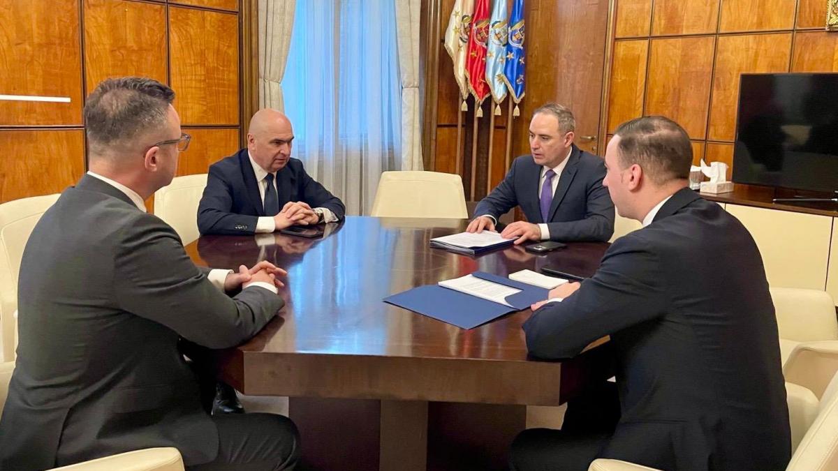 Ilie Bolojan contesta plafonarea preturilor la combustibili Refuz sa vand solutii populiste1774022881