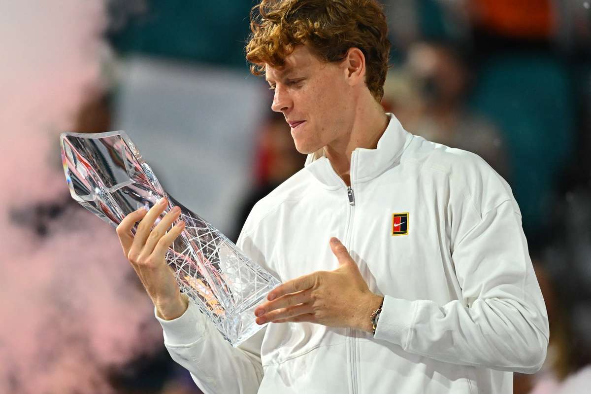 Jannik Sinner ar putea sa l detroneze curand pe Carlos Alcaraz Italianul se apropie de spaniol in clasamentul ATP1774861648