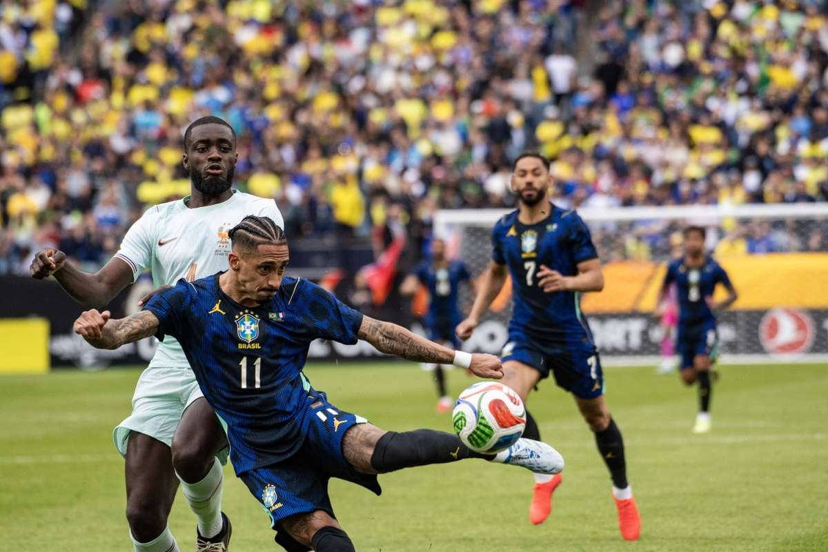 Lovitura pentru Barcelona Sanse reduse ca Raphinha sa ajunga in sferturile de finala ale Ligii Campionilor1774644453