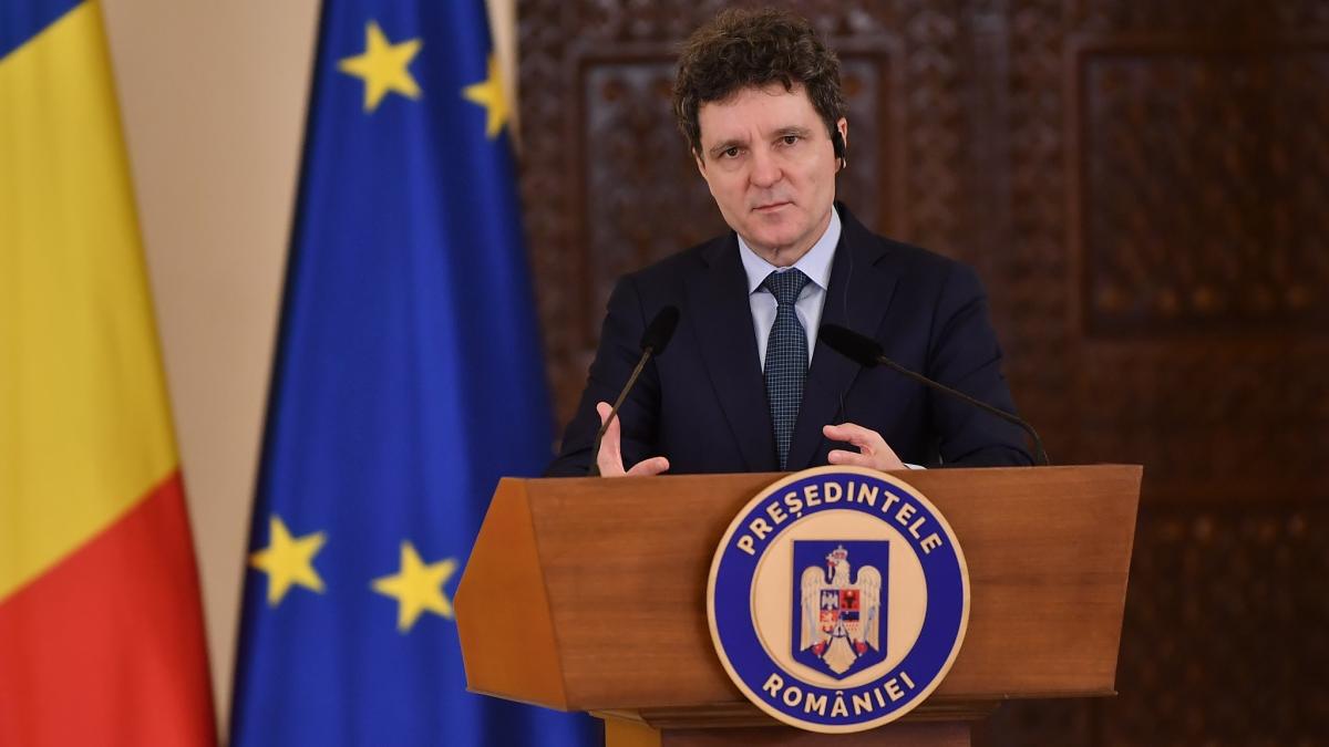 Nicusor Dan a semnat leghea care interzice agresorilor sexuali sa fie angajati in scoli spitale sau1774471071