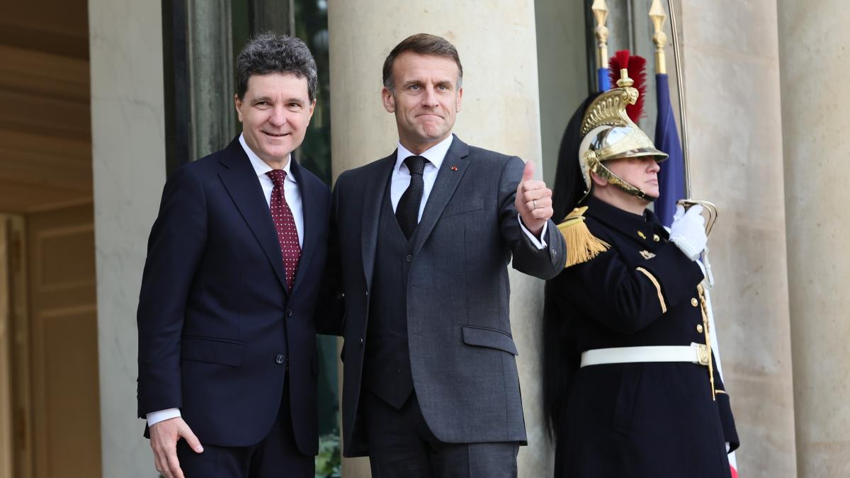 Surse Romania evalueaza de ceva vreme propunerea lui Macron de a se alatura umbrelei nucleare a1772552865