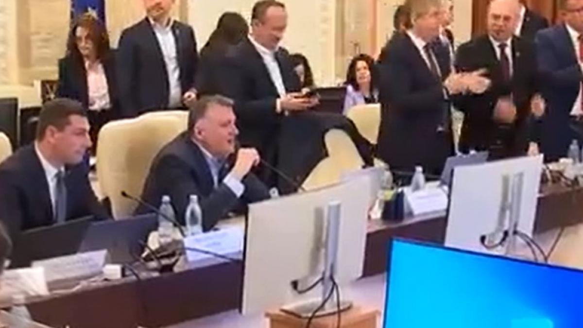 matematica absurda a votului pentru amendamentul psd cu 23 sub 26 a trecut sau nu a trecut1773833856