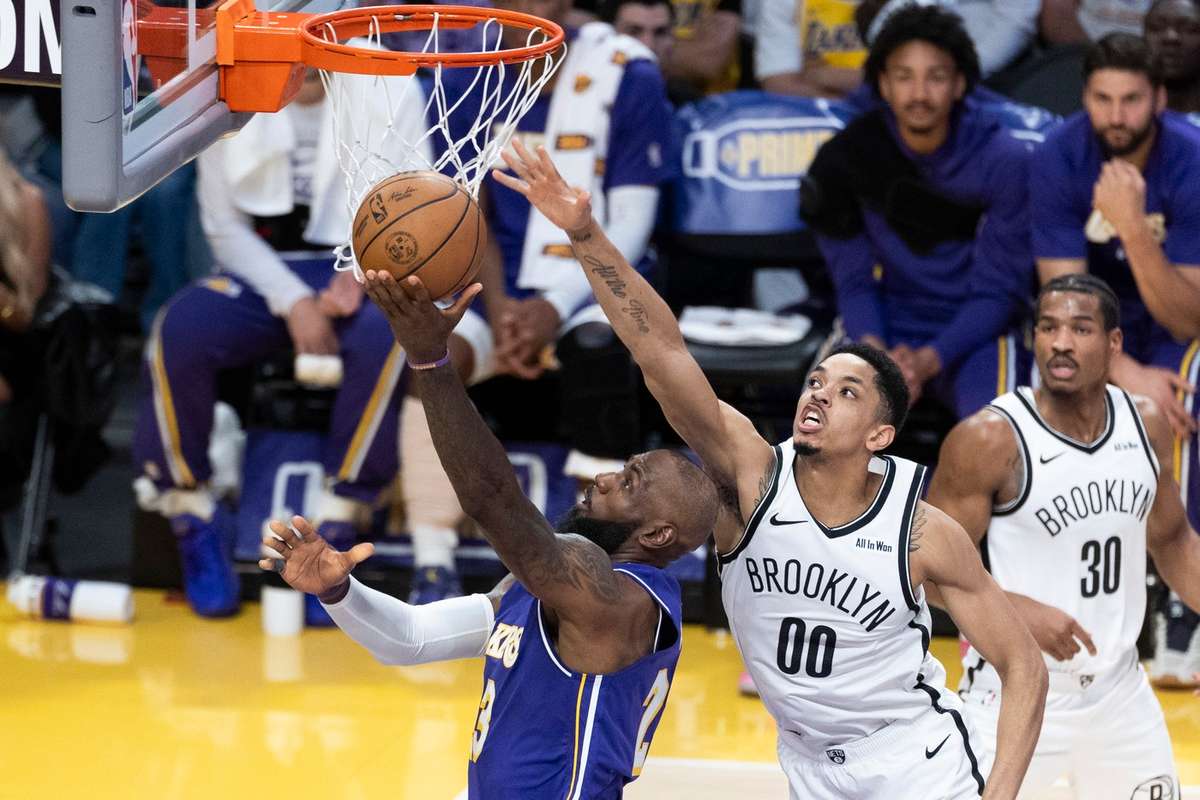 video moment istoric ce au realizat lebron si bronny james in nba1774696050