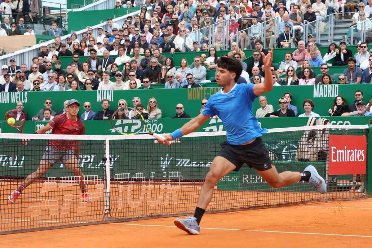 Alcaraz socheaza dupa debutul sau victorios de la Monte Carlo Voi pierde pozitia de numarul un mondial1775580467