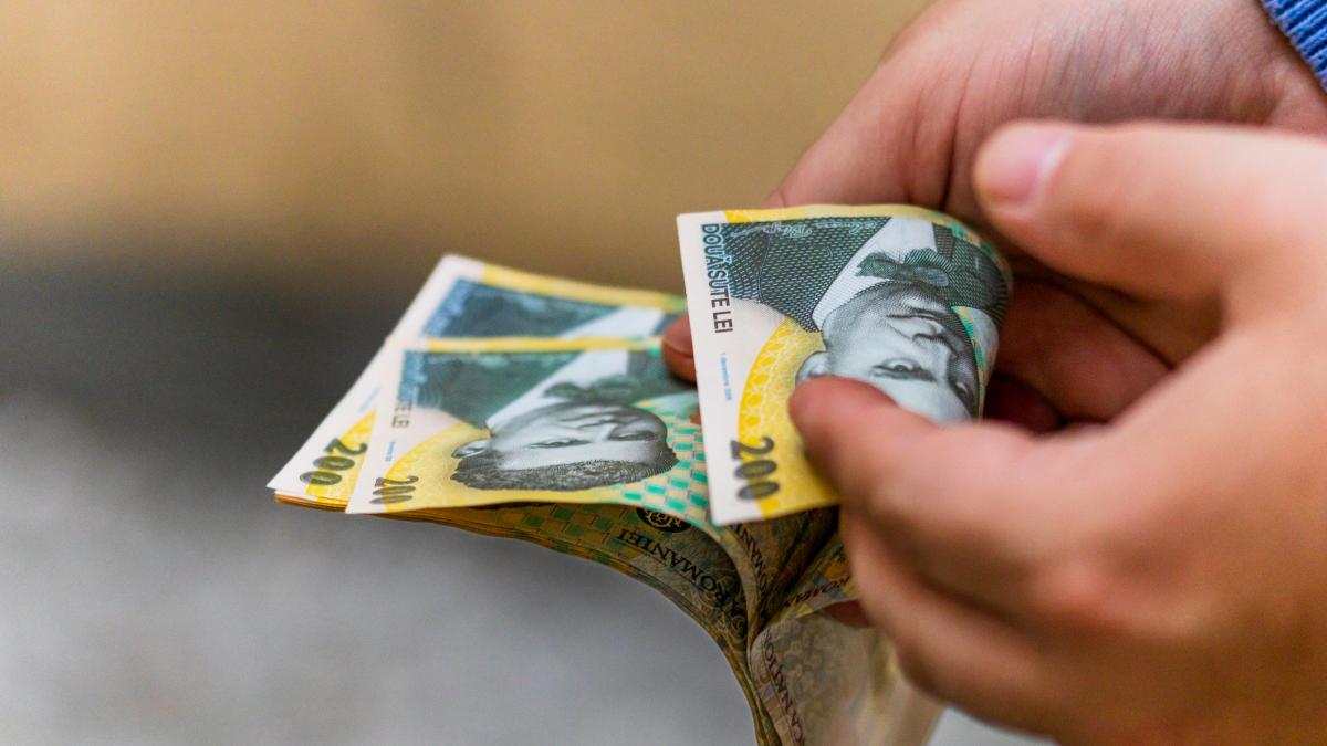 Au furat cu ROBOR ul Un deputat USR propune ca bancile sa compenseze clientii1775833077