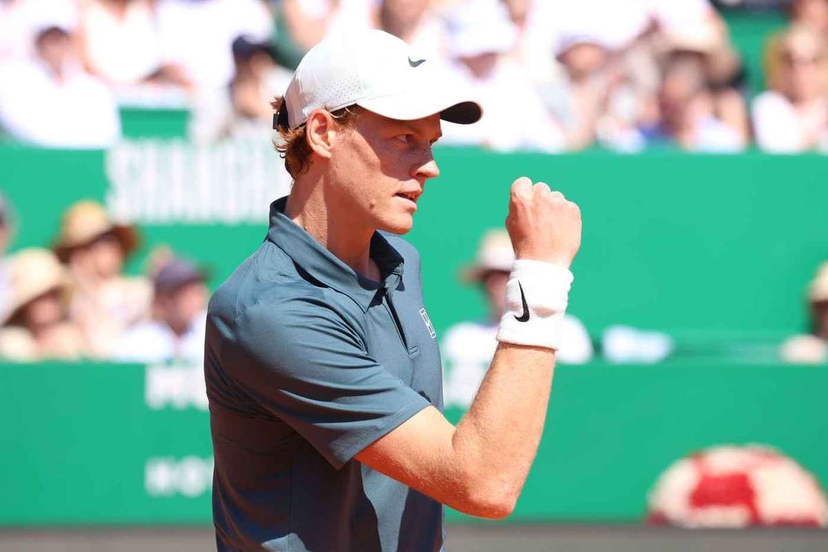 Jannik Sinner calificat in sferturi la Monte Carlo dupa un meci dificil cu Machac1775743646