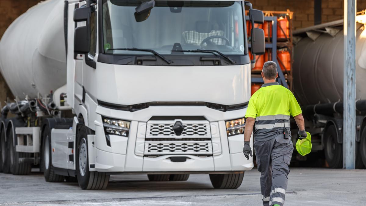 Serban Transportatorii rutieri de marfuri vor putea accesa mai usor ajutoarele de stat pentru achizitie1775234250