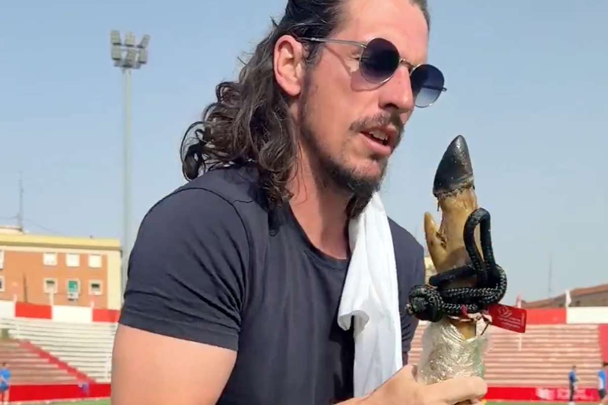 Ultima excentricitate a controversatului Javi Poves Pentru musulmani si nonmusulmani1775825271